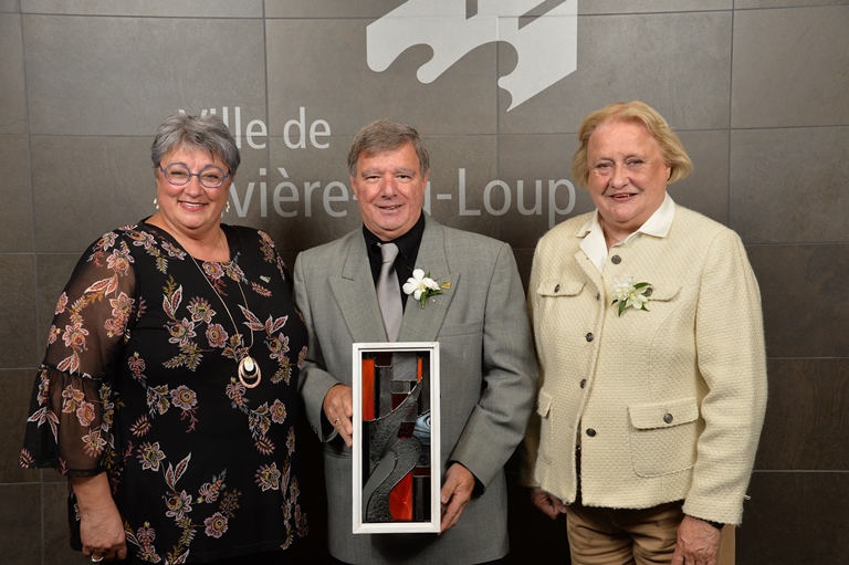 Gaston Pelletier reçoit le prestigieux Mérite municipal Yves-Godbout