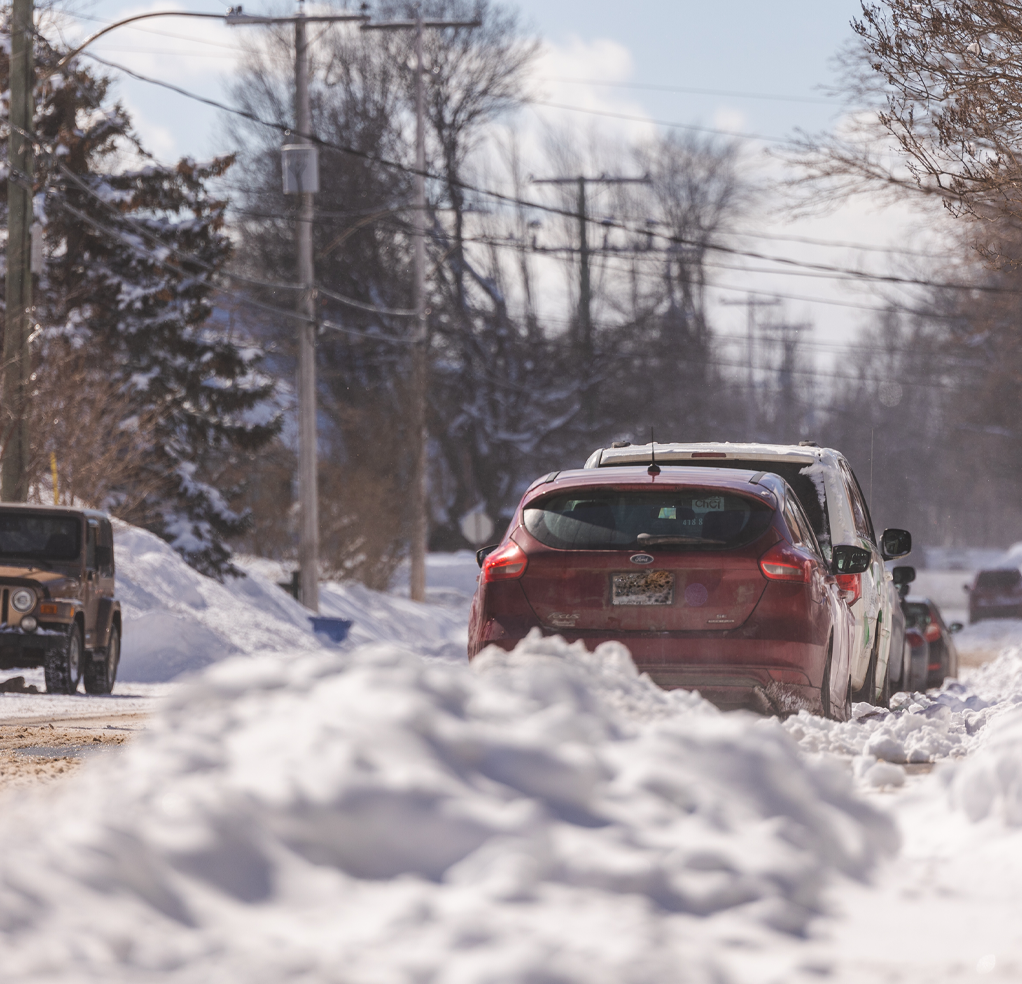 Stationnement hivernal de nuit : Au citoyen de vérifier chaque jour si l'interdiction est levée